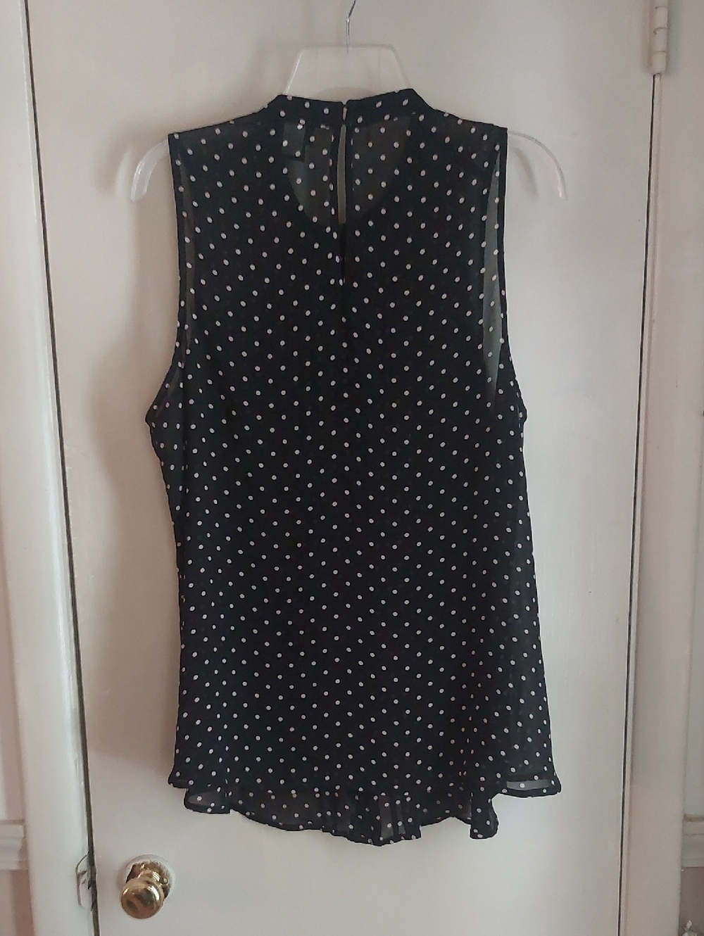 Torrid Black Polka Dot Sleeveless Sheer Ruffle Blouse Plus Sz 2 - Picture 3 of 15